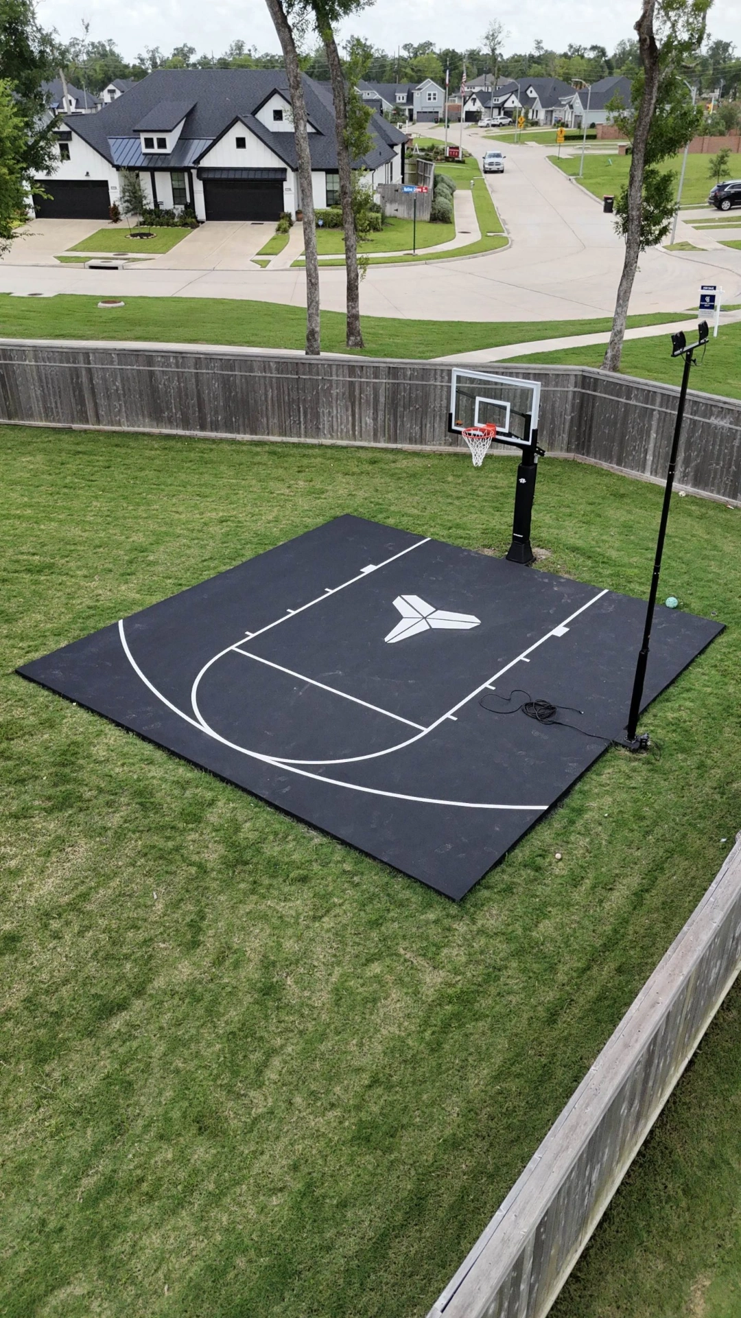 backyard-basketball-shooting-pad-houston