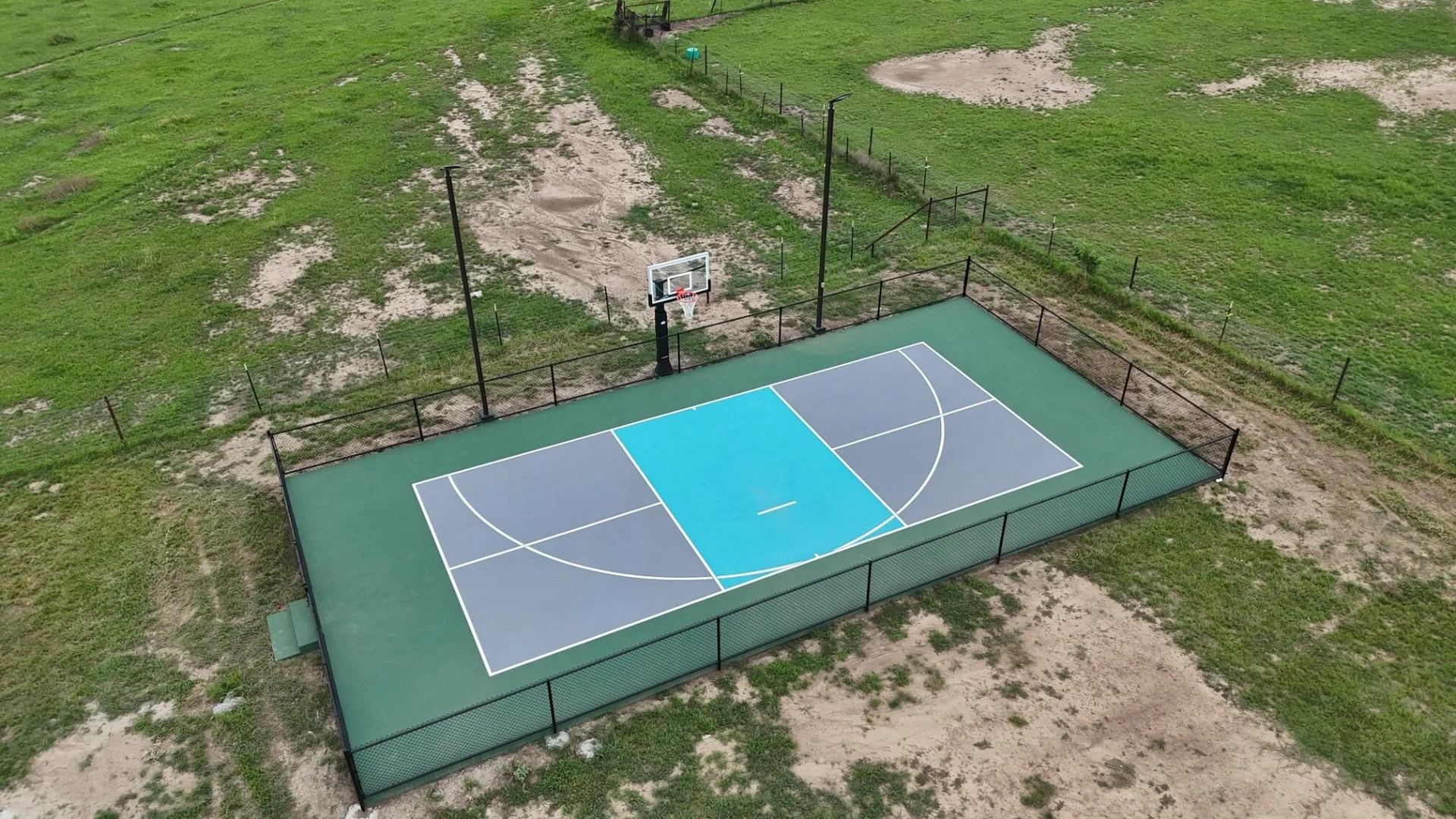 custom-multi-sport-court-thorndale-tx