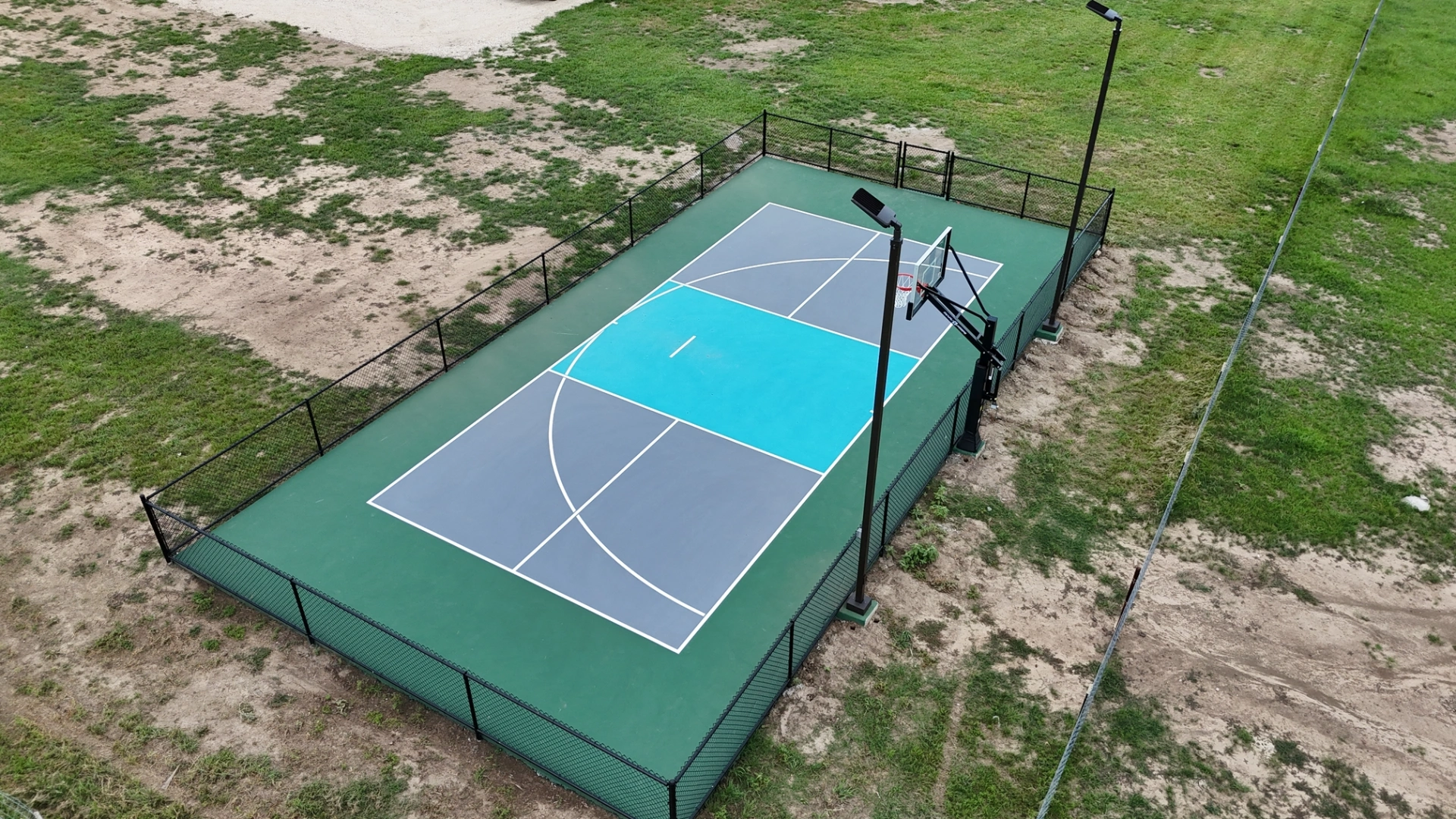 fenced-basketball-and-pickleball-court-thorndale