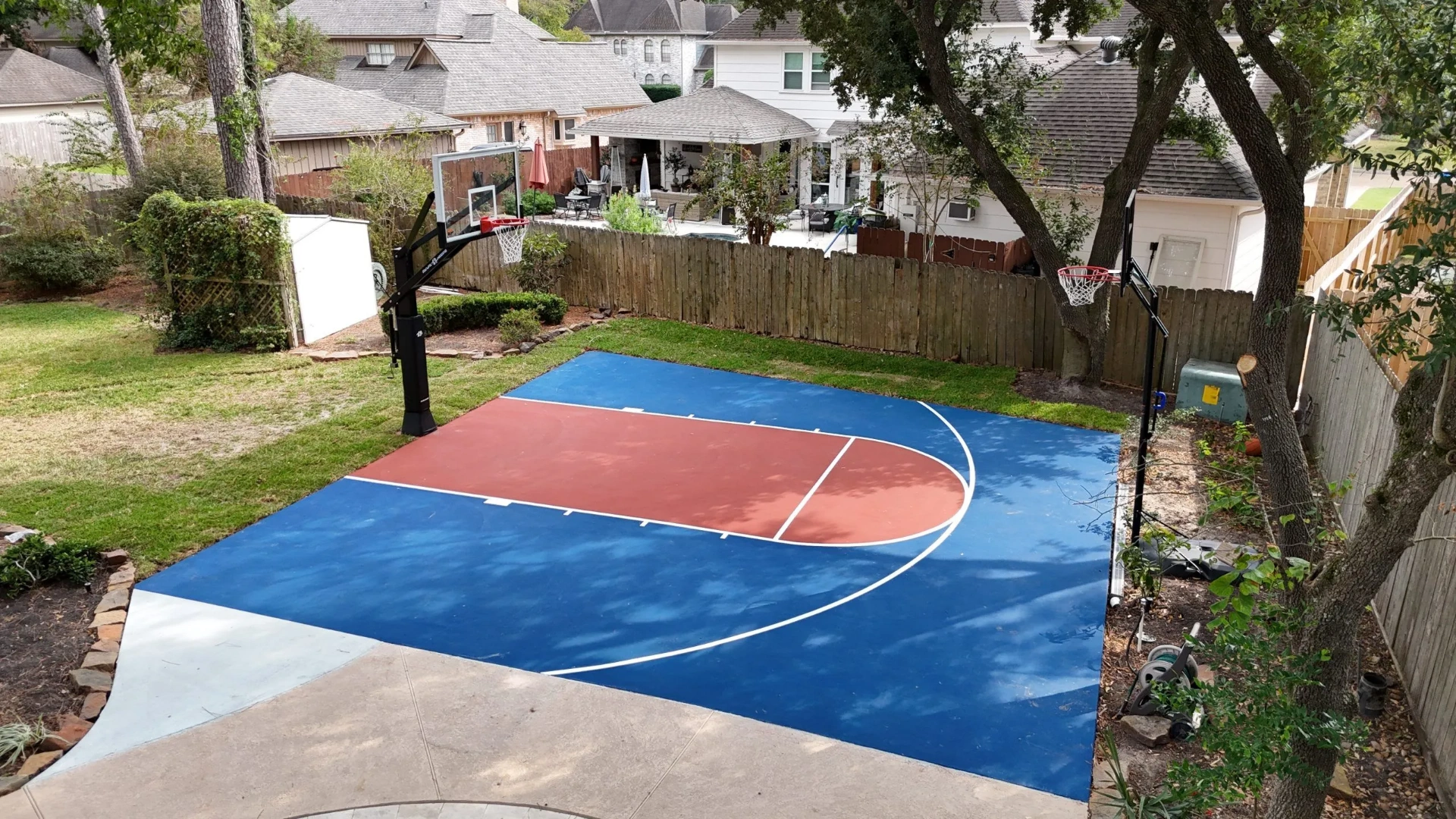 mini-basketball-court-kingwood-texas-red-blue-scaled (1)
