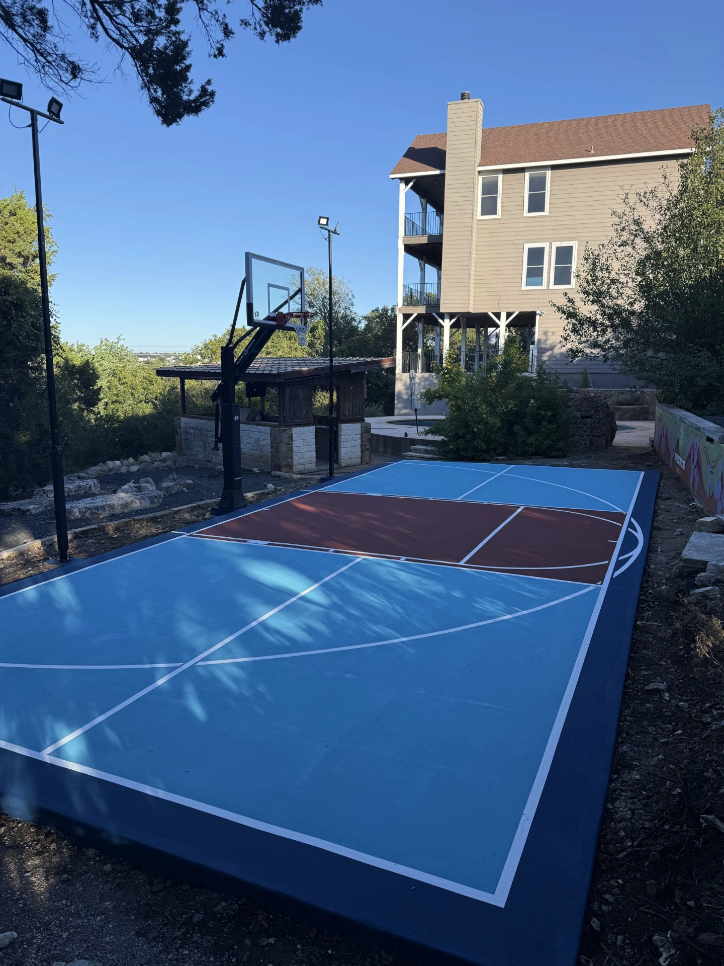 outdoor-basketball-pickleball-court-austin-texas