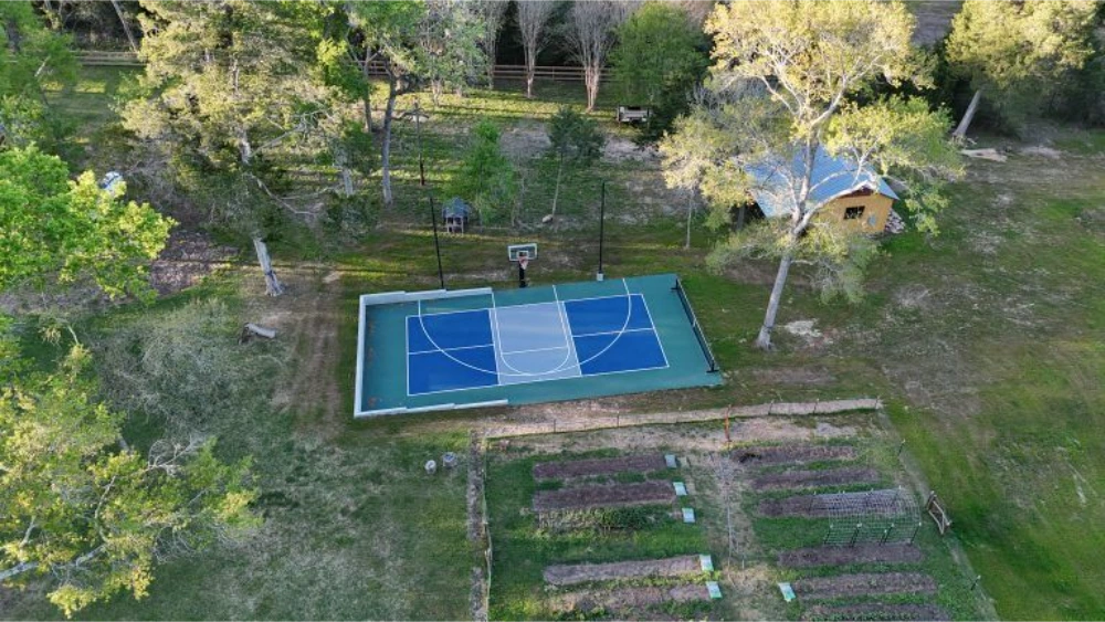 outdoor-multi-use-sports-court-property-768x432