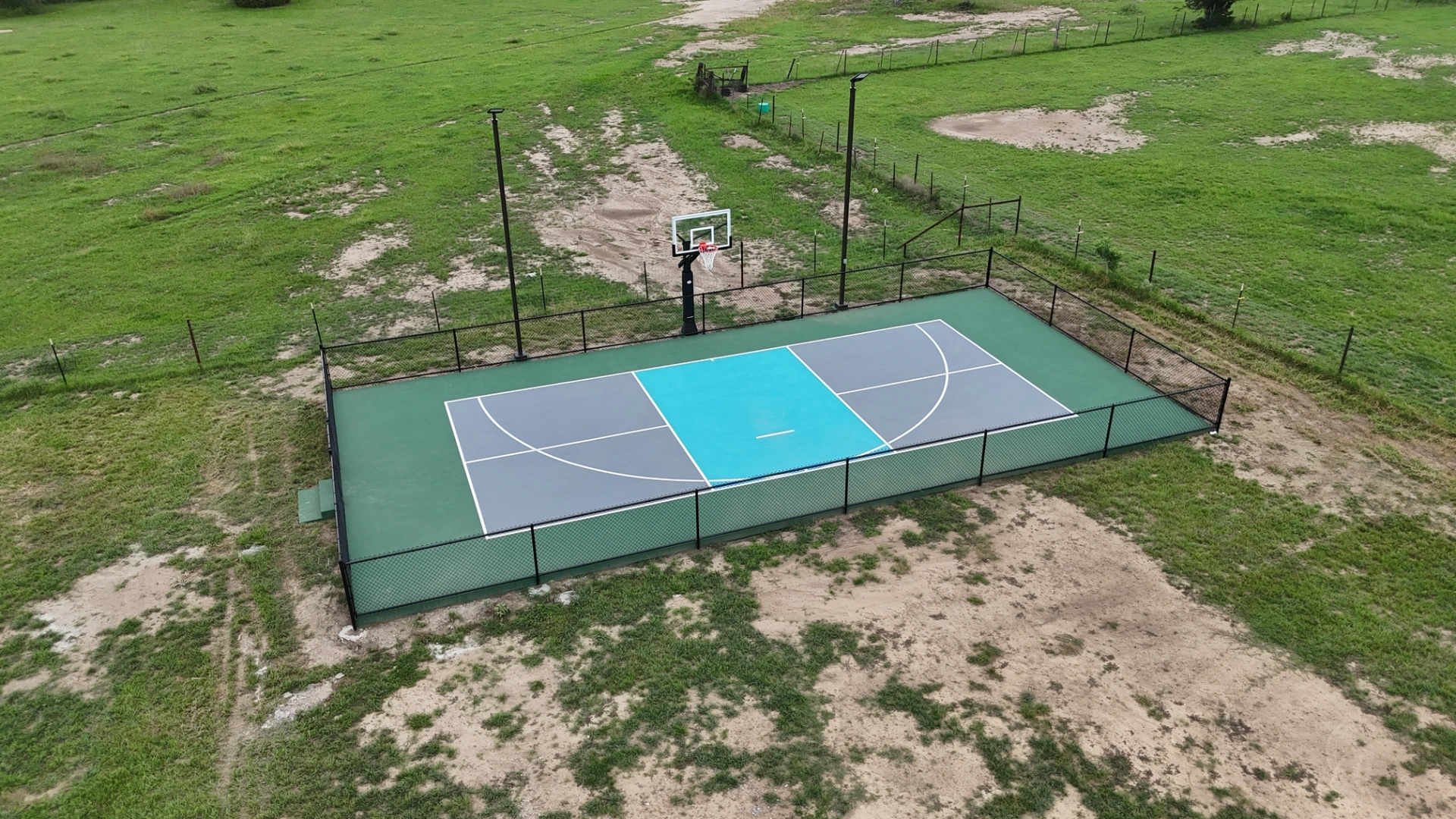 pickleball-court-and-basketball-court-installation