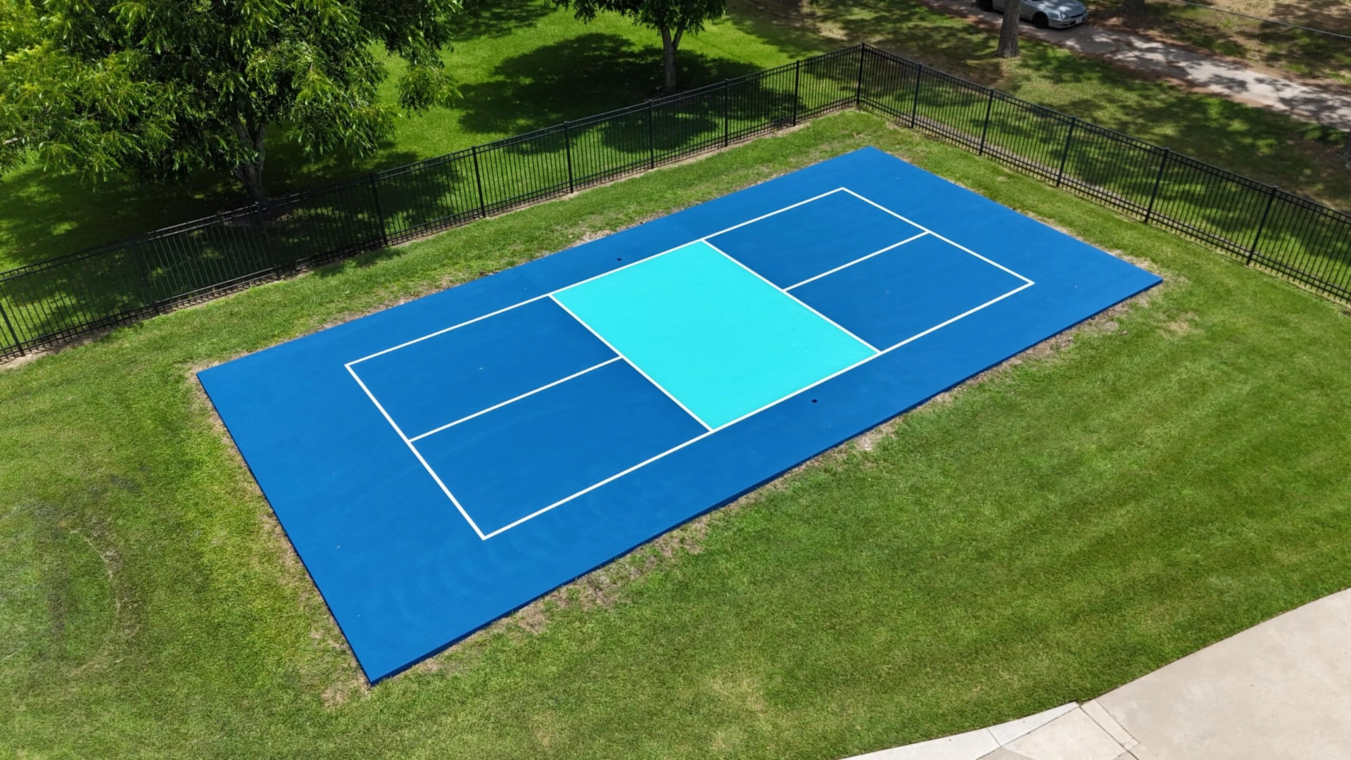 pickleball-court-installation-with-unicourt-net-system-scaled